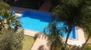 Appartement haut standing vu piscine